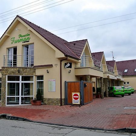 Penzion Furman U Hoffera Vrable Exterior photo